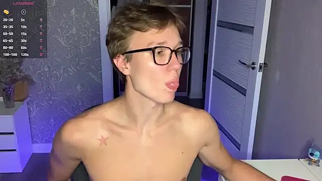 yyyyesssbb Webcam-Show