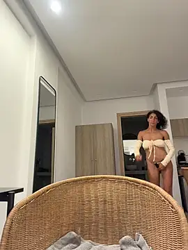 Yasmiinee's Live XXX Chat