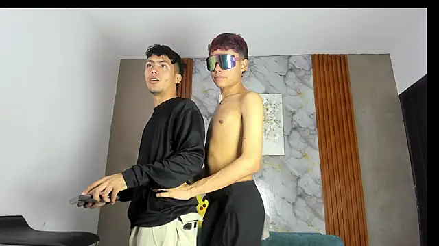 AVENGER_BOYS2026's Live XXX Chat