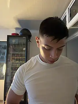 OliverWest04 Live XXX-chat