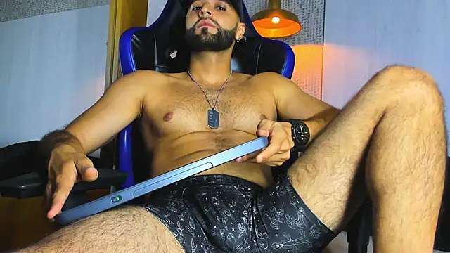 Mike333_ Live XXX Chat