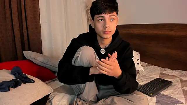 Andy_Belier23 Chat XXX in diretta