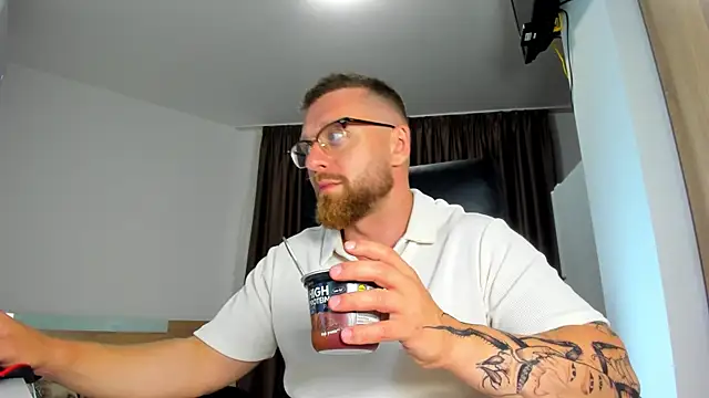 Findom_guy 现场XXX聊天