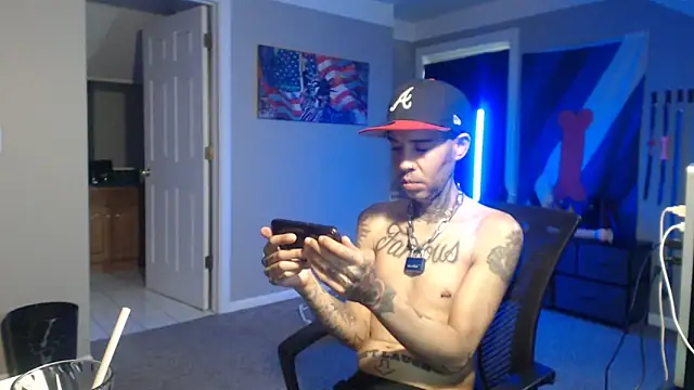 Michigan9000 Chat XXX in diretta