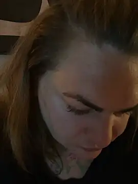 Chat XXX en directo de HeyBABYGIRL