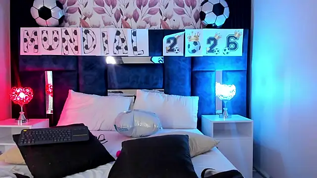 AmmyJones_'s Live XXX Chat