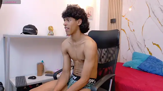 Zayn_Fox32 Chat XXX live