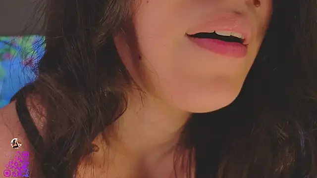 دردشة EmmyNoel الجنسية المباشرة