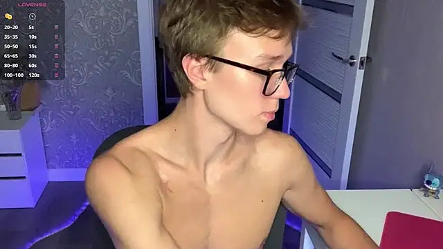 yyyyesssbbのライブXXXチャット