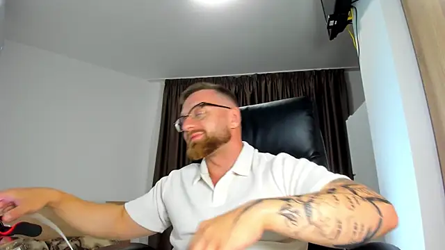 XXX chat uživo modela Findom_guy