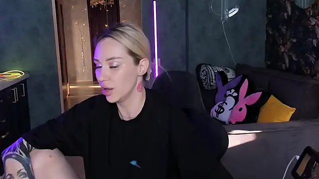 Blckmirrorr's Live XXX Chat
