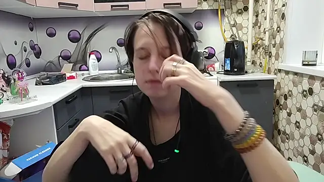 Saranade Chat XXX in diretta
