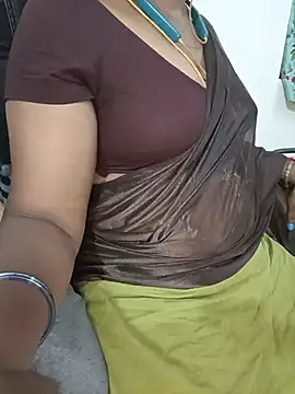 Tamil-hotwife 即時 XXX 聊天