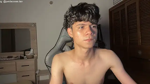 Chat XXX en directo de OopsAgain_