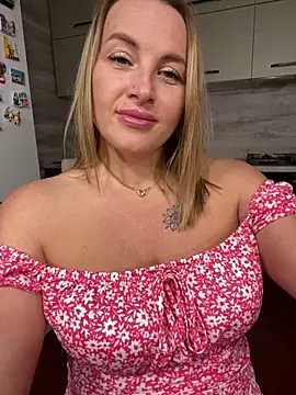 Hot_Sexy_Angel Adlı Modelin Canlı XXX Sohbeti