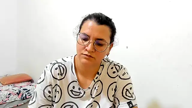 Chat +18 de MARILYN_GARCIA ao vivo