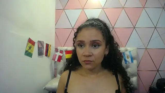 Chat +18 de Little18Doll ao vivo