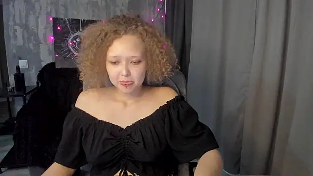 Chat +18 de Senya_Sol ao vivo