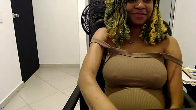 Czat XXX na żywo – Nadian_Martinez