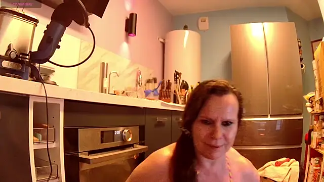 Chat +18 de Endrocleia ao vivo