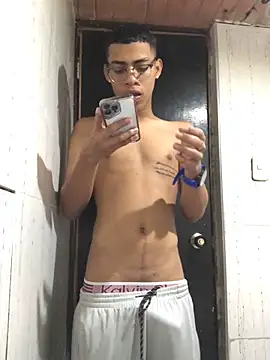 Czat XXX na żywo – Antonelo_blake