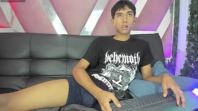 KevCokk Chat XXX in diretta