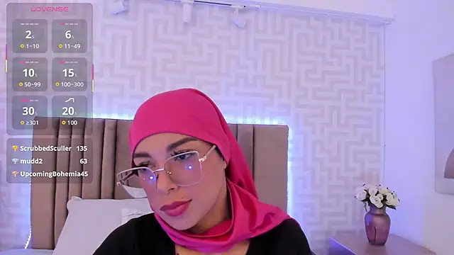 naishaa_'s Live XXX Chat