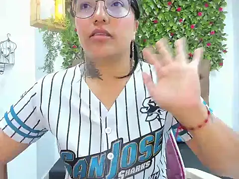 Noctuella_ Live XXX Chat