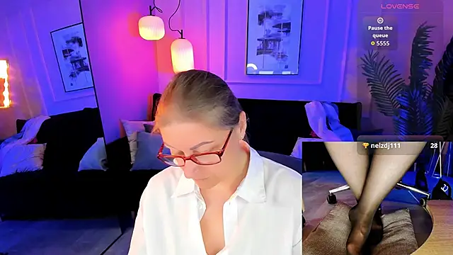 Chat XXX en directo de Alexandra_Kind