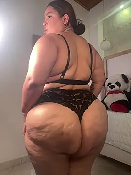 צ'אט XXX בשידור חי של tatikanyx