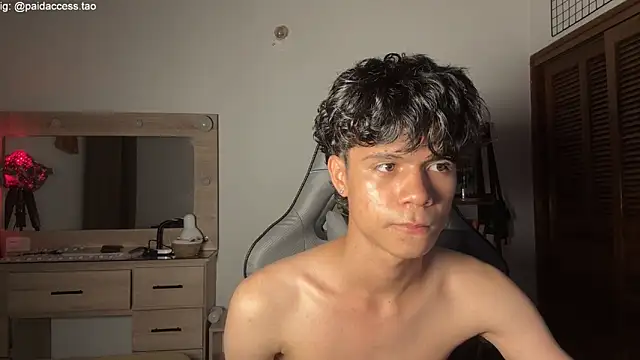 OopsAgain_ live XXX chat