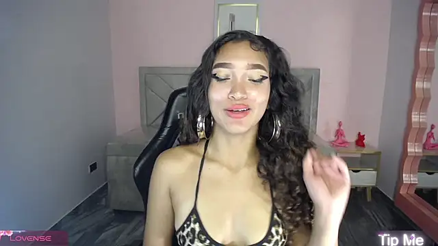 XXX chat uživo modela CamilaVixen_ch