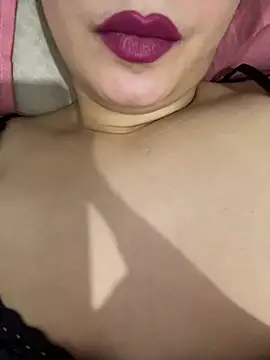 FrozenArbic Adlı Modelin Canlı XXX Sohbeti