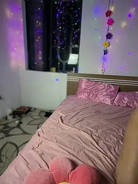 Simone_Miller 即時 XXX 聊天