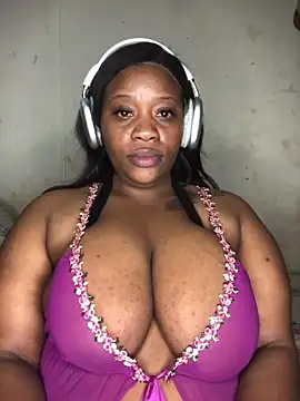 Živý XXX chat BigJugsCandyxx