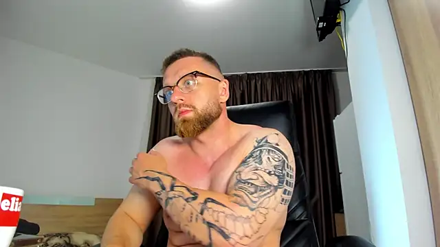 Findom_guy Adlı Modelin Canlı XXX Sohbeti