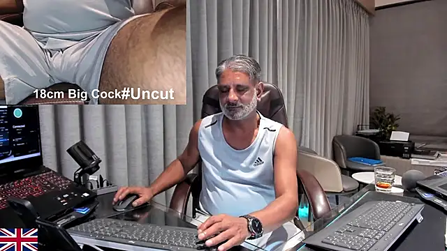 OnlineBossUK Chat XXX in diretta