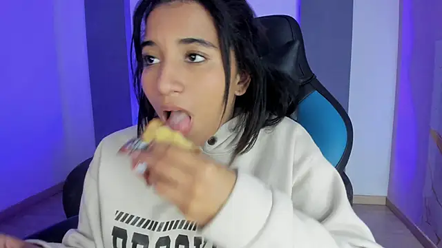 Emily_brussn Live XXX chat