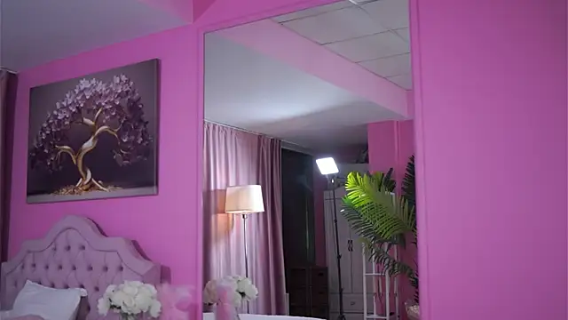 LaraBrynn's Live XXX Chat