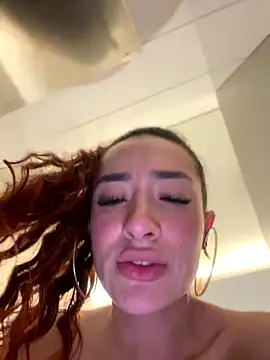 ariiel_'s Live XXX Chat