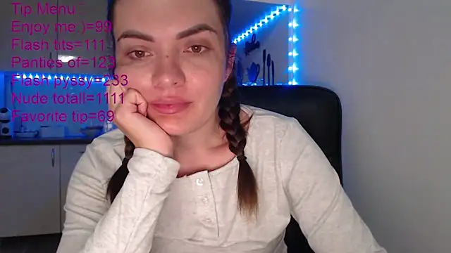 _JustmeHere_ Adlı Modelin Canlı XXX Sohbeti