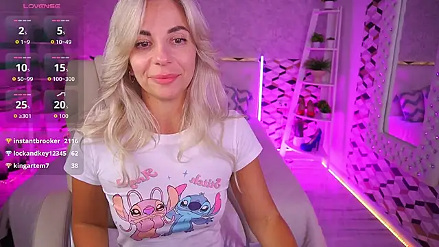 XXX chat uživo modela BellaRayyy