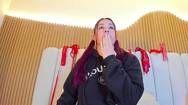 Chat XXX en directo de VelvetAndShadowsx