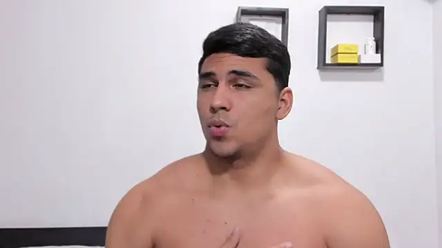 XXX chat uživo modela Thiago_bel