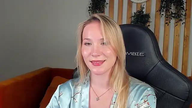Chat +18 de ElaraVoltage ao vivo