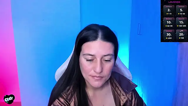 Saskyaan Live XXX chat