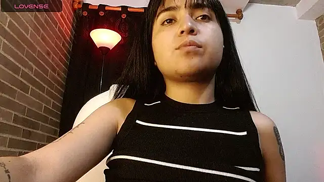 sweet-little's Live XXX Chat