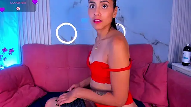 LunaRossie_'s Live XXX Chat