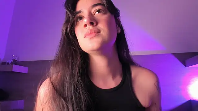 Ally_addams Adlı Modelin Canlı XXX Sohbeti