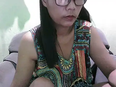 دردشة HotLadyPinay32 الجنسية المباش رة